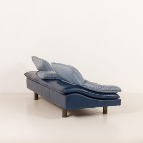 25527 Poltrona Frau Space Age leather sofa, 1980s-11 25527 Poltrona Frau Space Age leather sofa, 1980s-11