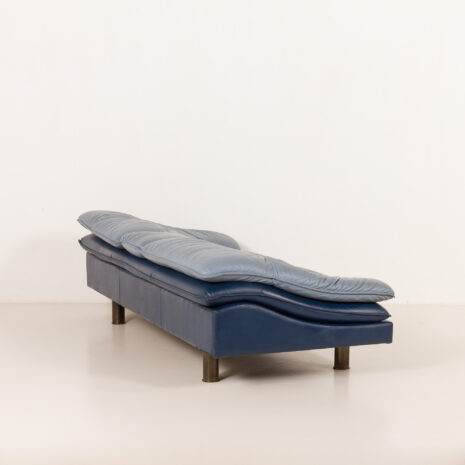 25527 Poltrona Frau Space Age leather sofa, 1980s-13 25527 Poltrona Frau Space Age leather sofa, 1980s-13