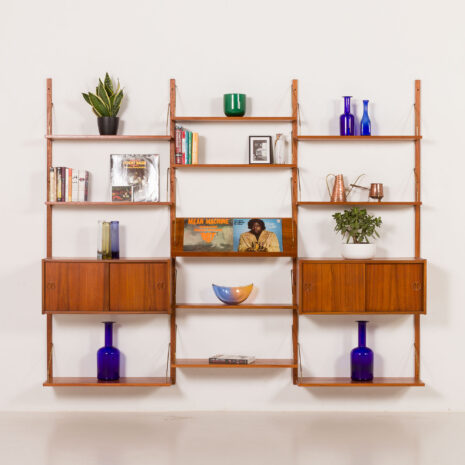 25499 Meuble mural scandinave en teck du milieu du siècle dans le style de Cadovius, Danemark, années 1970-1 25499 Meuble mural scandinave en teck du milieu du siècle dans le style de Cadovius, Danemark, années 1970-1