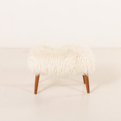 25507 Scandinavian mid century ottoman in long hair sheepskin, Denmark, 1970s-2 25507 Scandinavian mid century ottoman in long hair sheepskin, Denmark, 1970s-2