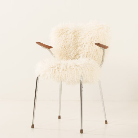 25509 Mid century long hair sheepskin chair in the style of Arne Jacobsen, Denmark 1950s-10 25509 Mid century long hair sheepskin chair in the style of Arne Jacobsen, Denmark 1950s-10
