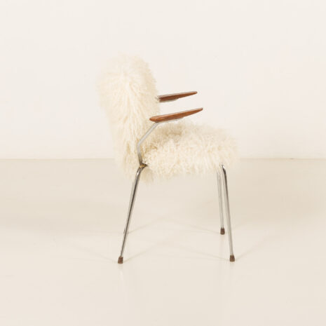 25509 Mid century long hair sheepskin chair in the style of Arne Jacobsen, Denmark 1950s-4 25509 Mid century long hair sheepskin chair in the style of Arne Jacobsen, Denmark 1950s-4
