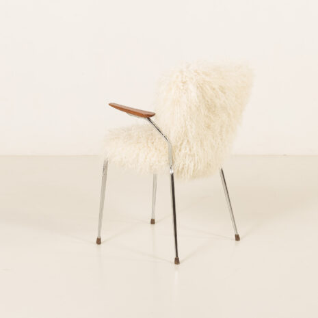 25509 Mid century long hair sheepskin chair in the style of Arne Jacobsen, Denmark 1950s-7 25509 Mid century long hair sheepskin chair in the style of Arne Jacobsen, Denmark 1950s-7