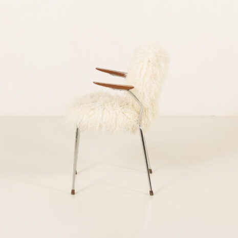 25509 Mid century long hair sheepskin chair in the style of Arne Jacobsen, Denmark 1950s-8 25509 Mid century long hair sheepskin chair in the style of Arne Jacobsen, Denmark 1950s-8