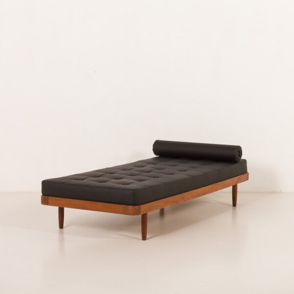 Danish-modern-teak-daybed-in-black-leather-1960s
