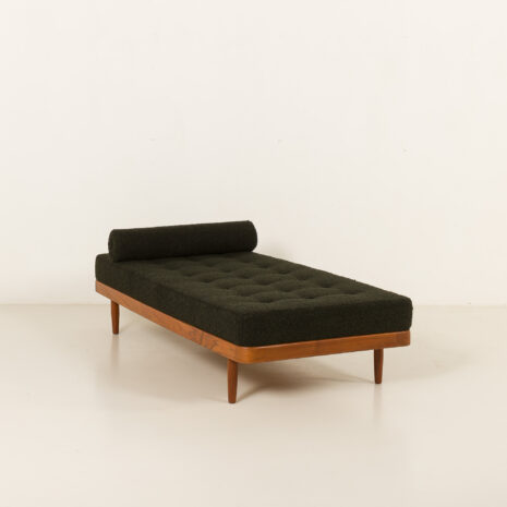 25531 Danish teak daybed in thick boucle fabric, 1960s-4 25531 Danish teak daybed in thick boucle fabric, 1960s-4