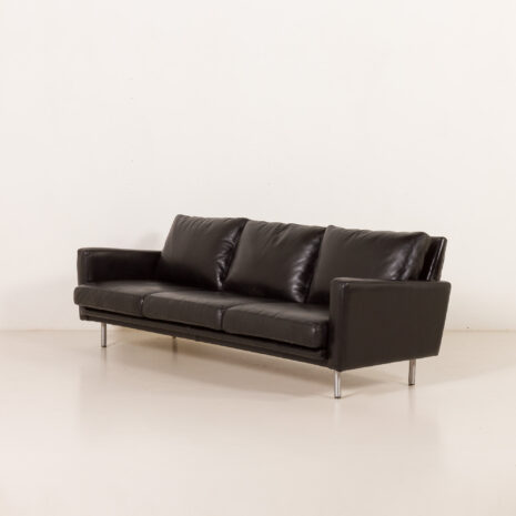 25562 Herman Miller attr. to black leather mid century sofa.-4 25562 Herman Miller attr. to black leather mid century sofa.-4