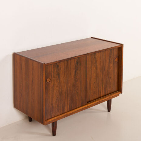 26017 Danish small rosewood sideboard attr. to Hundevad, 1960s-10 26017 Danish small rosewood sideboard attr. to Hundevad, 1960s-10