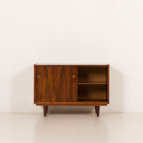 26017 Danish small rosewood sideboard attr. to Hundevad, 1960s-8 26017 Danish small rosewood sideboard attr. to Hundevad, 1960s-8