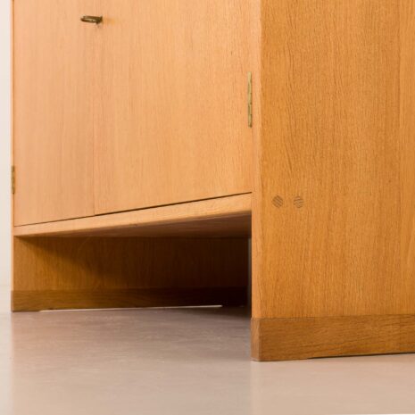 26044 Hans Wegner mid century oak bookcase, RY Mobler, 1960s -15 26044 Hans Wegner mid century oak bookcase, RY Mobler, 1960s -15