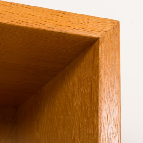 26044 Hans Wegner mid century oak bookcase, RY Mobler, 1960s -16 26044 Hans Wegner mid century oak bookcase, RY Mobler, 1960s -16