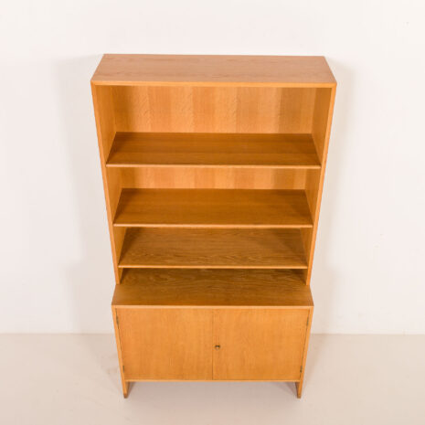26044 Hans Wegner mid century oak bookcase, RY Mobler, 1960s -7 26044 Hans Wegner mid century oak bookcase, RY Mobler, 1960s -7
